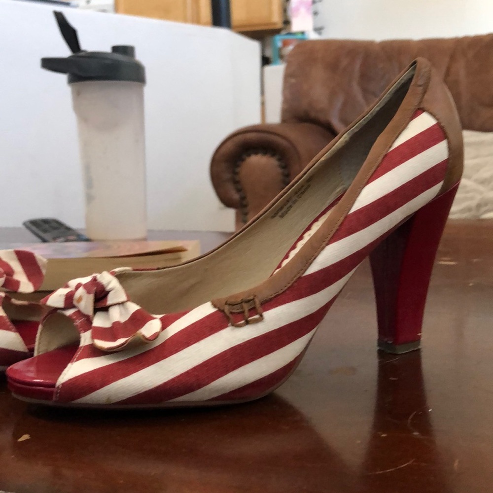 Naughty monkey red striped thick heel